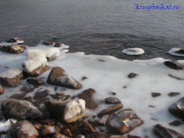   :  ,  , . Photo of Lake Baikal in winter. Southern coast of Lake Baikal in winter, near Kultuk, in January