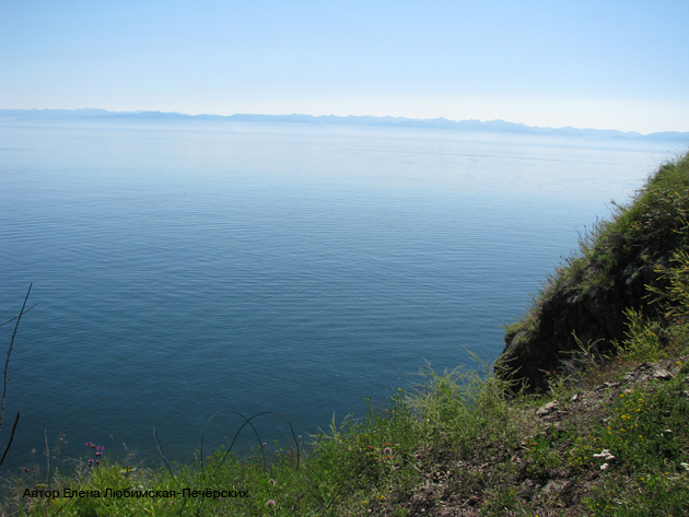 Озеро Байкал фото. Южное побережье. В августе на Кругобайкальской железной дороге. Photo of Lake Baikal. Southern coast of Lake Baikal, Circum-Baikal Railway, in August