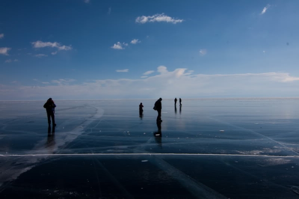 Озеро Байкал зимой лёд Фото